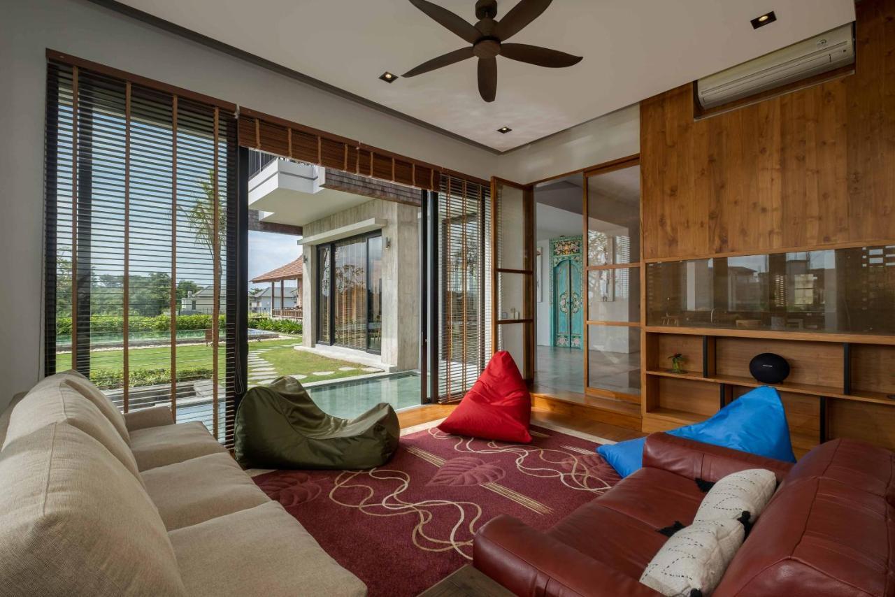Cahaya By Island Escape Villa *